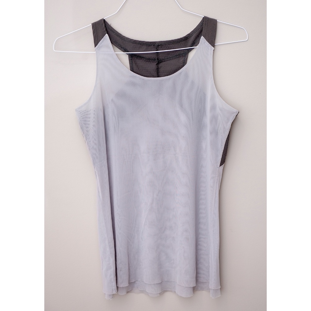 Oiselle Farrow tank, gray/light lavender, size 6